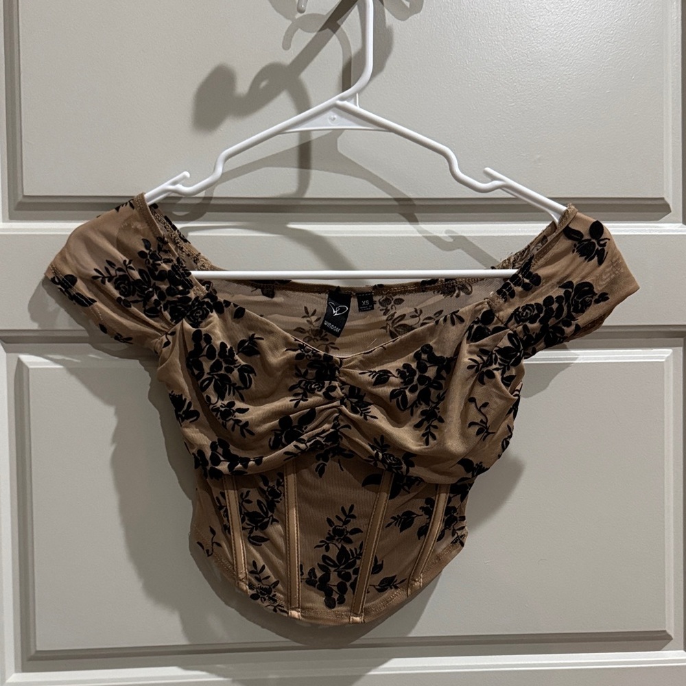 Windsor Black Floral Tan Blouse